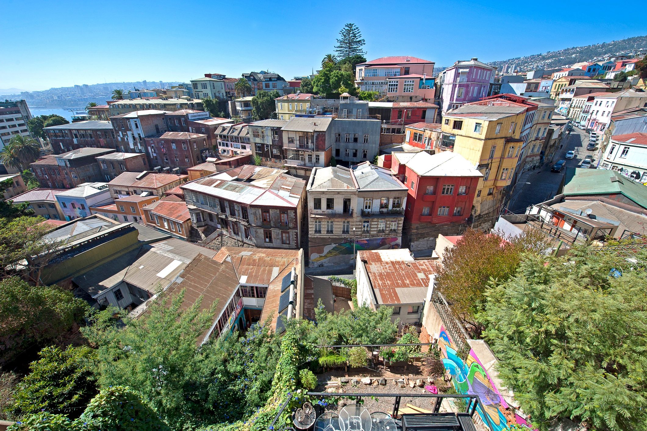 Colorful hillside view in Valparaiso